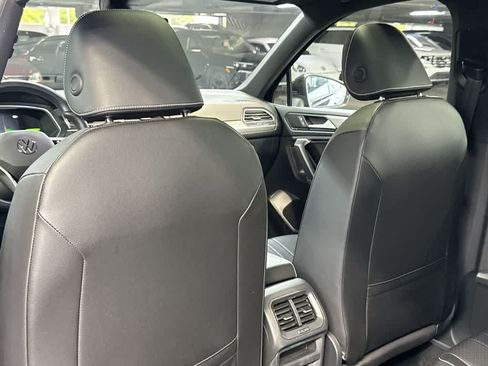Certified 2023 Volkswagen Tiguan SE R-Line FWD image 23