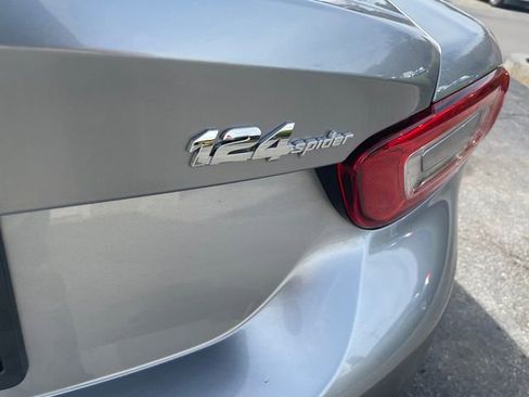 Used 2017 FIAT 124 Spider Classica RWD image 13