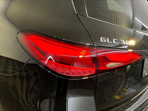 Used 2026 Mercedes-Benz GLC 300 4MATIC image 5