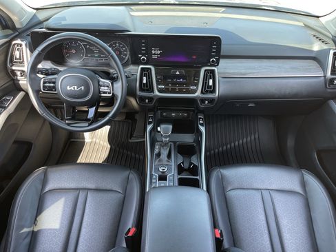 Certified 2023 Kia Sorento EX w/ Panoramic Sunroof Package FWD image 14