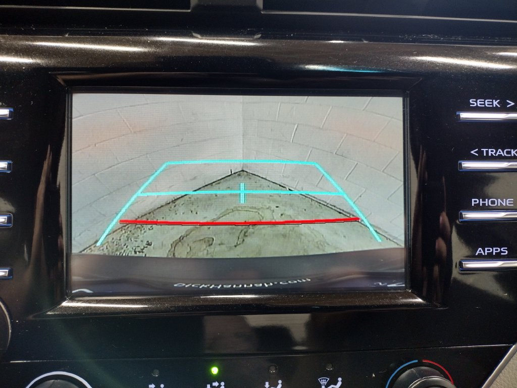 Used 2018 Toyota Camry LE FWD image 8