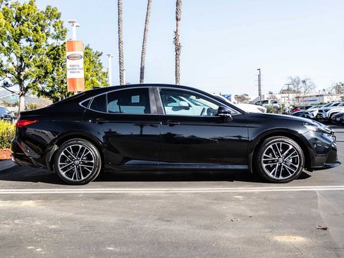 Used 2025 Toyota Camry XLE image 4