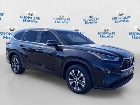 Used 2021 Toyota Highlander XLE FWD image 10