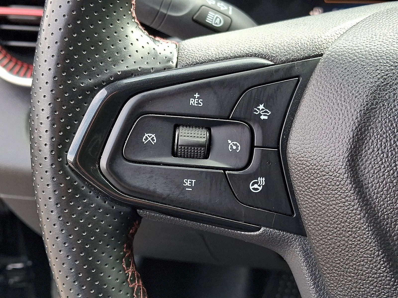 Used 2024 Chevrolet Trax RS w/ Driver Confidence Package FWD image 19