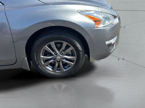 Used 2015 Nissan Altima 2.5 S w/ Special Edition Package FWD image 34