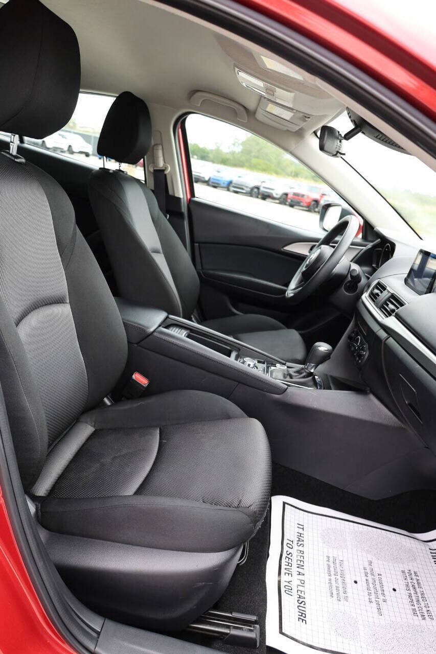 Used 2018 MAZDA MAZDA3 Sport FWD image 15