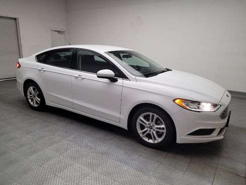 Used 2018 Ford Fusion SE FWD image 11