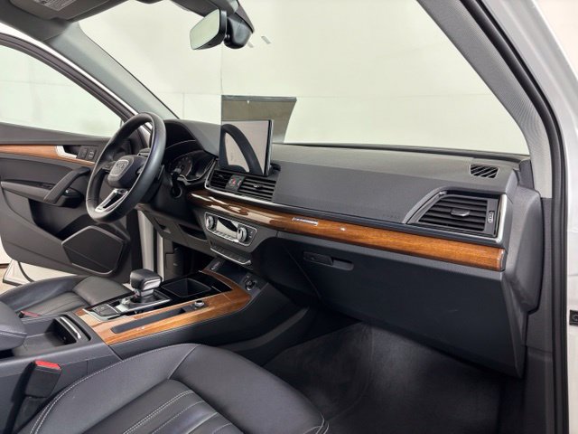 Used 2022 Audi Q5 2.0T Premium w/ Convenience Package AWD/4WD image 21