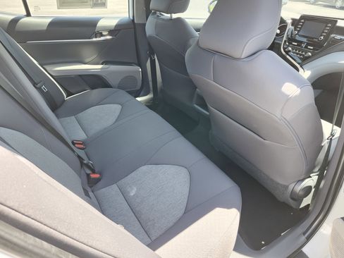 Used 2021 Toyota Camry LE FWD image 19
