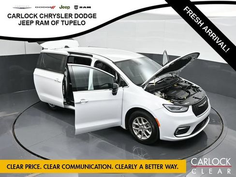 Used 2025 Chrysler Pacifica Select FWD image 66