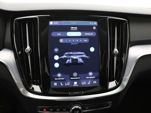 Used 2024 Volvo S60 B5 Core image 22