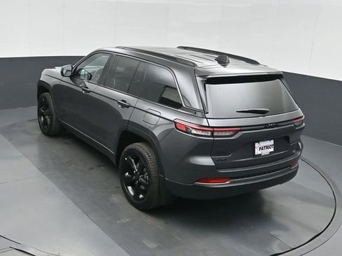 New 2026 Jeep Grand Cherokee Limited w/ Limited Altitude Package AWD/4WD image 34