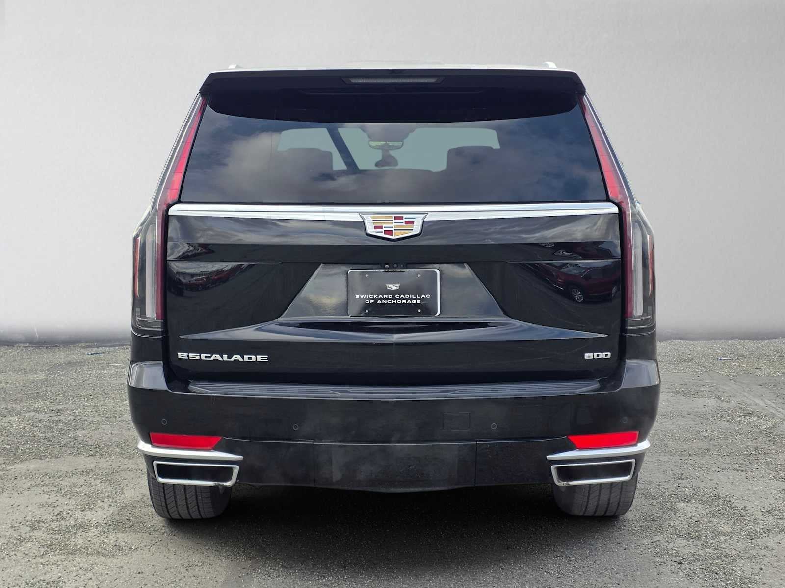 Certified 2024 Cadillac Escalade Premium Luxury w/ Performance Package AWD/4WD image 4