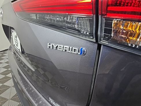 Used 2023 Toyota Highlander XLE image 10