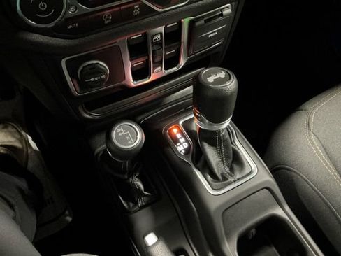 Used 2024 Jeep Wrangler Unlimited Sport AWD/4WD image 35