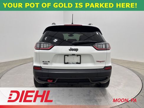 Used 2019 Jeep Cherokee Trailhawk image 6
