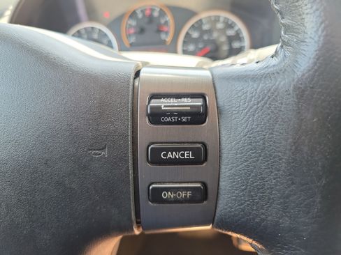 Used 2012 Nissan Titan SV w/ SV Value Truck Pkg AWD/4WD image 19