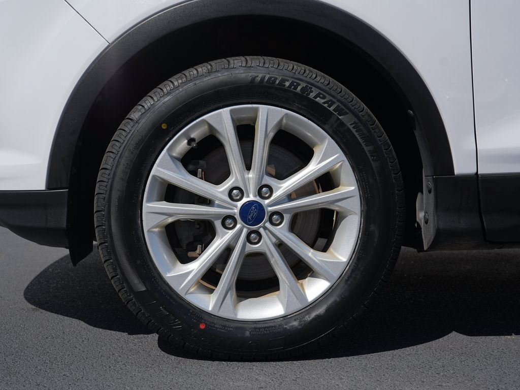 Used 2017 Ford Escape SE AWD/4WD image 33