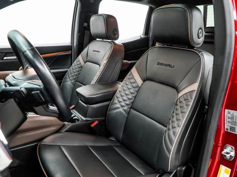 Used 2024 GMC Canyon Denali image 41