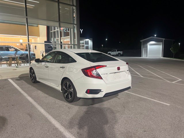 Used 2018 Honda Civic Touring image 5