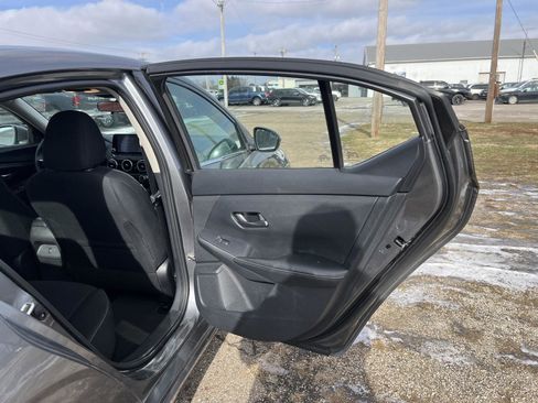 Used 2024 Nissan Sentra SV image 30