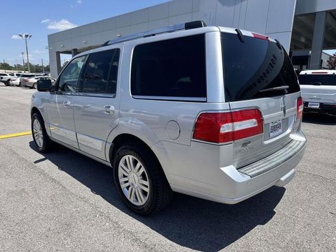 Used 2012 Lincoln Navigator 2WD image 7