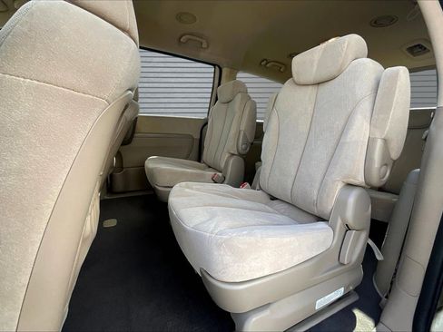 Used 2008 Kia Sedona LX image 21