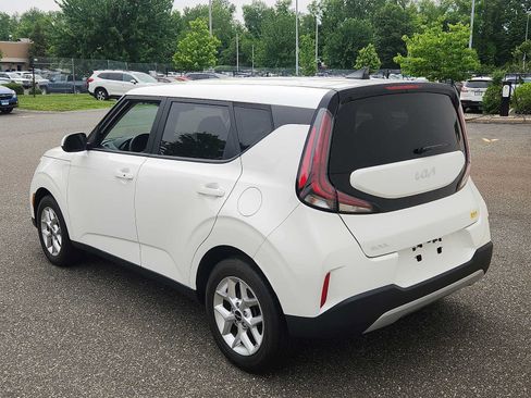Used 2024 Kia Soul S FWD image 4
