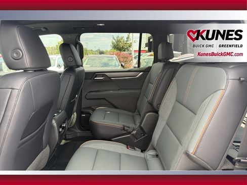 New 2026 GMC Acadia AT4 w/ Luxury Package AWD/4WD image 28
