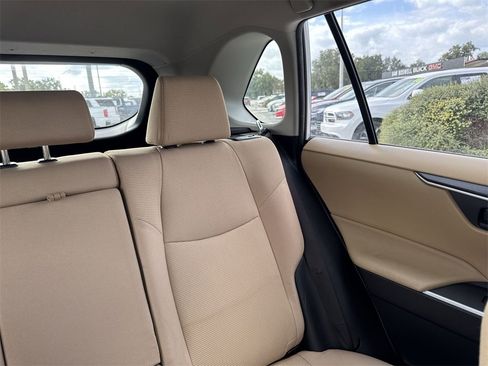 Used 2019 Toyota RAV4 LE image 14