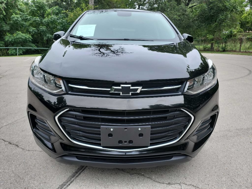 Used 2020 Chevrolet Trax LS w/ Tint and Cruise Package FWD image 2