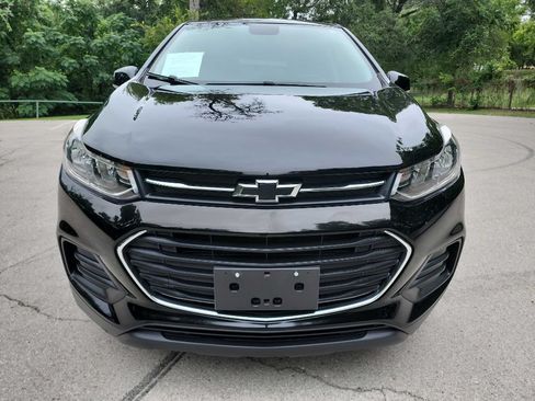 Used 2020 Chevrolet Trax LS w/ Tint and Cruise Package FWD image 2