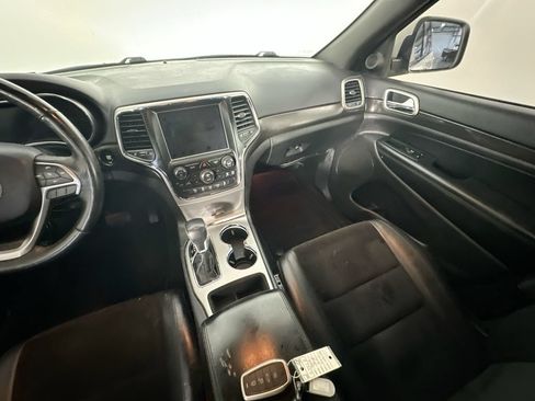 Used 2018 Jeep Grand Cherokee Altitude RWD image 11