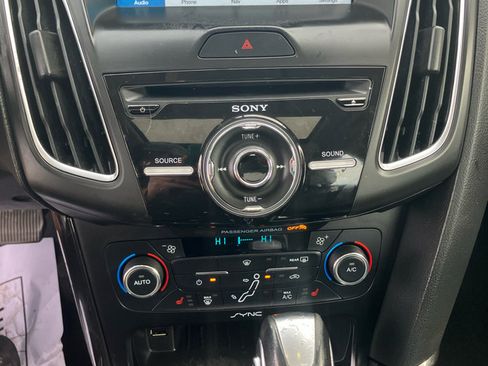 Used 2017 Ford Focus Titanium image 16