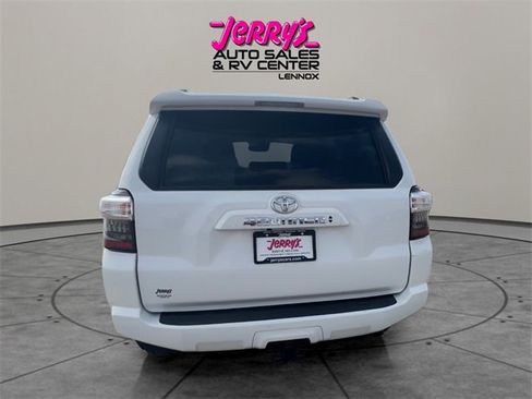 Used 2024 Toyota 4Runner SR5 Premium image 7