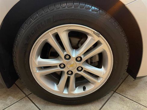 Used 2017 Chevrolet Cruze LT image 84