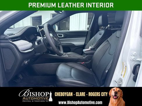 Used 2023 Jeep Compass Latitude AWD/4WD image 5