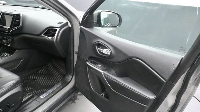 Used 2020 Jeep Cherokee Limited FWD image 14