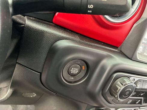 Used 2018 Jeep Wrangler Unlimited Rubicon w/ Uconnect 4C Nav & Sound Group AWD/4WD image 41