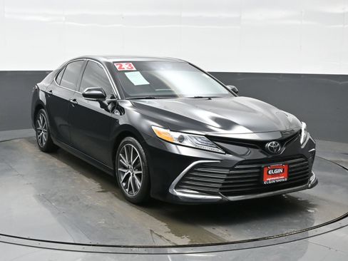 Used 2023 Toyota Camry XLE image 8