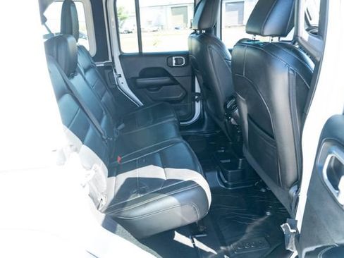 Used 2019 Jeep Wrangler Unlimited Sahara AWD/4WD image 41