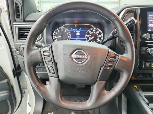 Used 2023 Nissan Titan SV w/ SV Convenience Package image 23