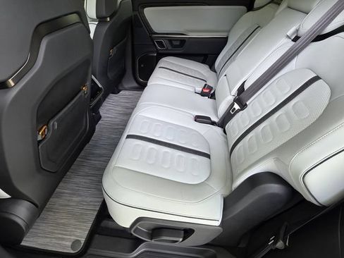 Used 2024 Rivian R1S Adventure AWD/4WD image 9
