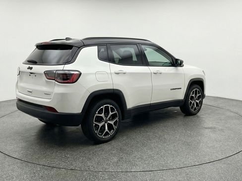 Used 2025 Jeep Compass Limited AWD/4WD image 9