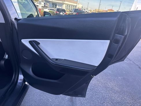 Used 2021 Tesla Model Y Long Range image 28