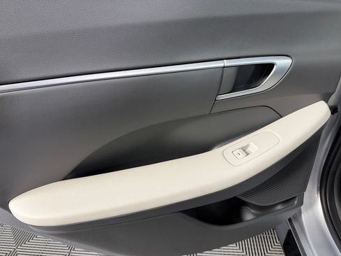 Used 2025 Hyundai Sonata SEL FWD image 24