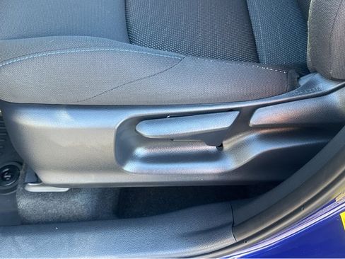 Used 2024 Toyota Corolla Cross SE image 35