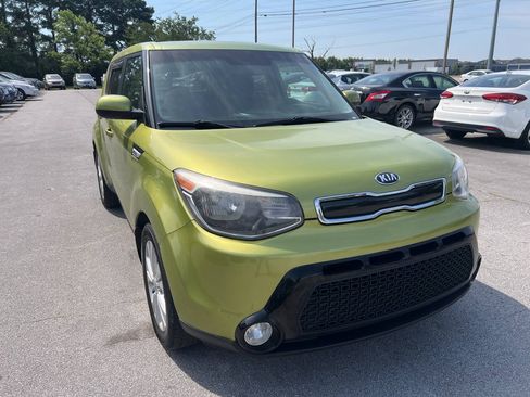 Used 2016 Kia Soul + w/ Audio Package FWD image 4