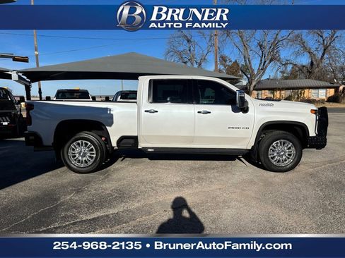 Used 2020 Chevrolet Silverado 2500 High Country w/ Z71 Off-Road Package image 4