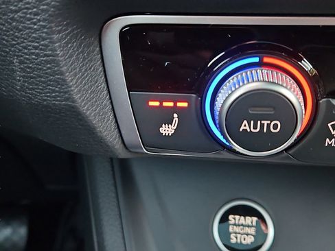 Certified 2025 Audi Q3 2.0T Premium AWD/4WD image 14